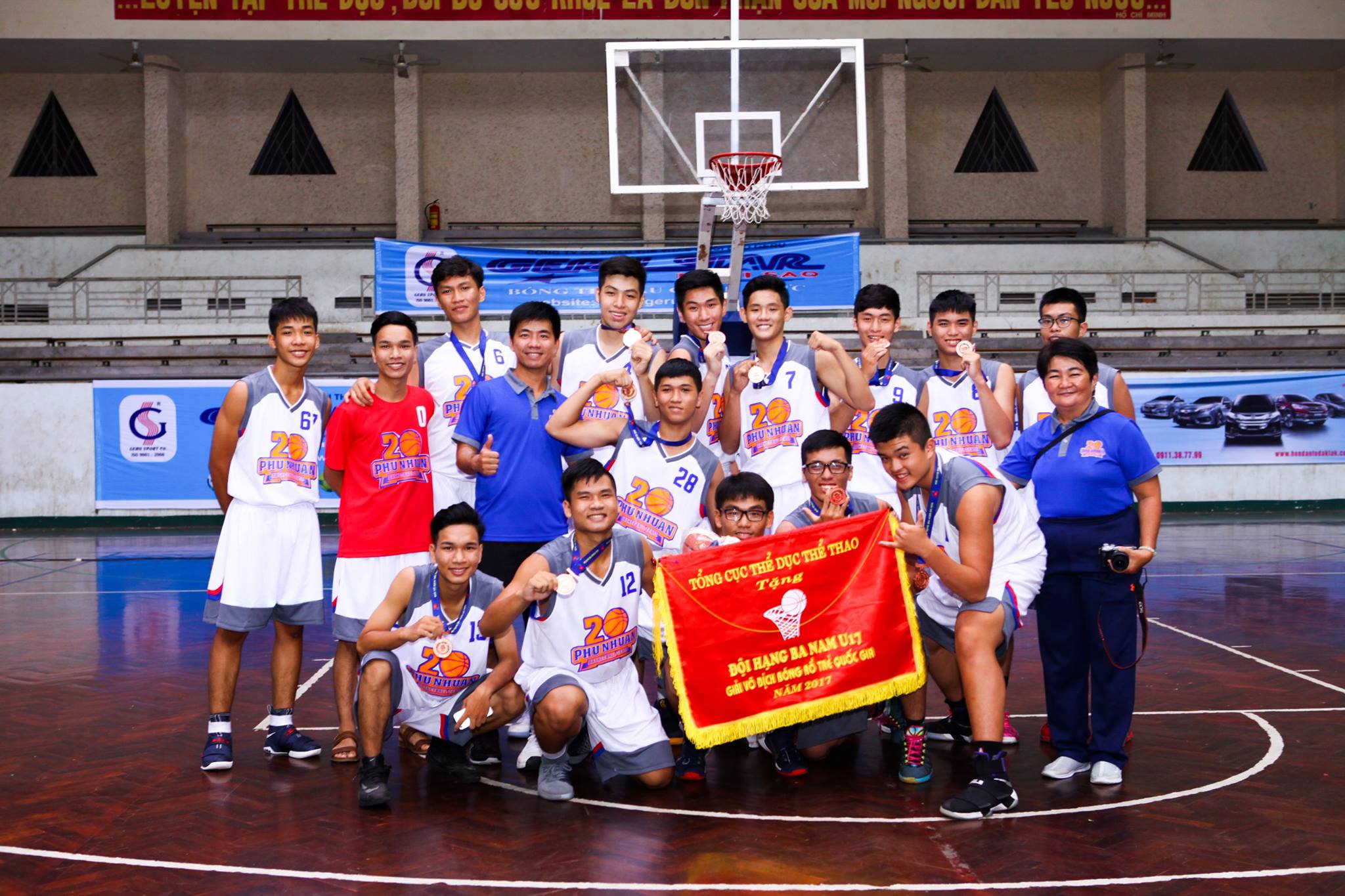 BÓNG RỔ U17 PHÚ NHUẬN ĐẠT HẠNG BA TẠI GIẢI TRẺ TOÀN QUỐC NĂM 2017 BÓNG RỔ U17 PHÚ NHUẬN ĐẠT HẠNG BA TẠI GIẢI TRẺ TOÀN QUỐC NĂM 2017