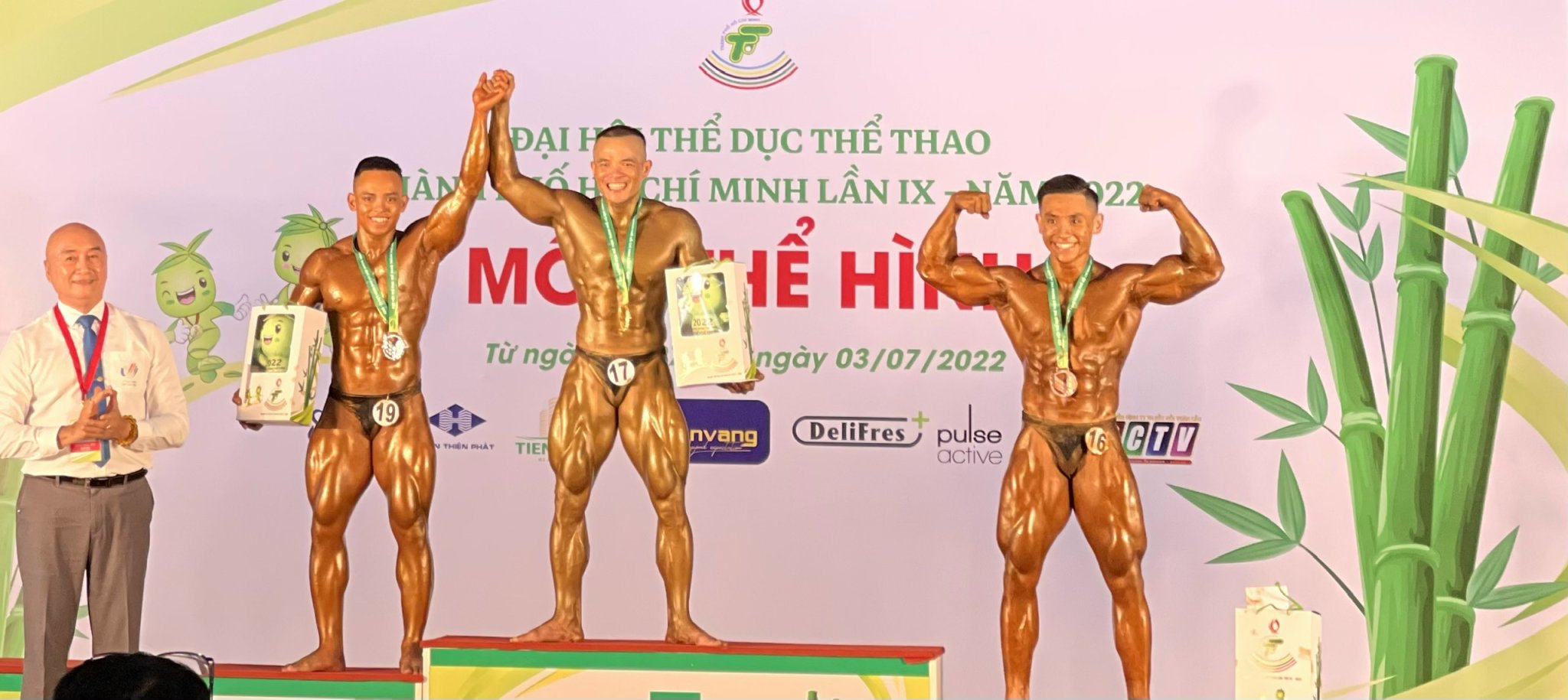 Chàng “shipper” trở thành lực sỹ Chàng “shipper” trở thành lực sỹ