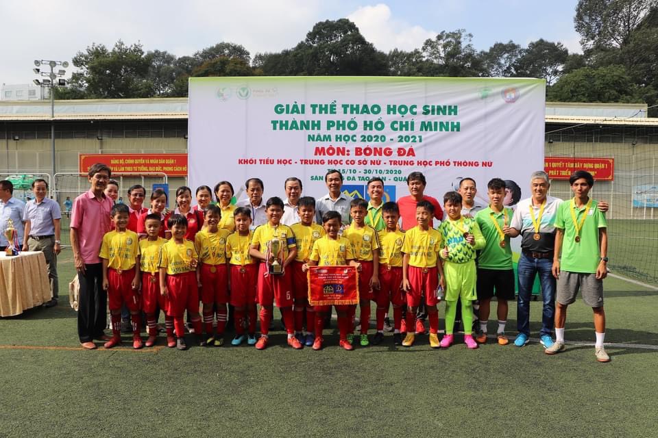 Đặng Văn Ngữ Vô địch môn bóng đá nam khối tiểu học TP. Hồ Chí Minh năm học 2020 - 2021. Đặng Văn Ngữ Vô địch môn bóng đá nam khối tiểu học TP. Hồ Chí Minh năm học 2020 - 2021.