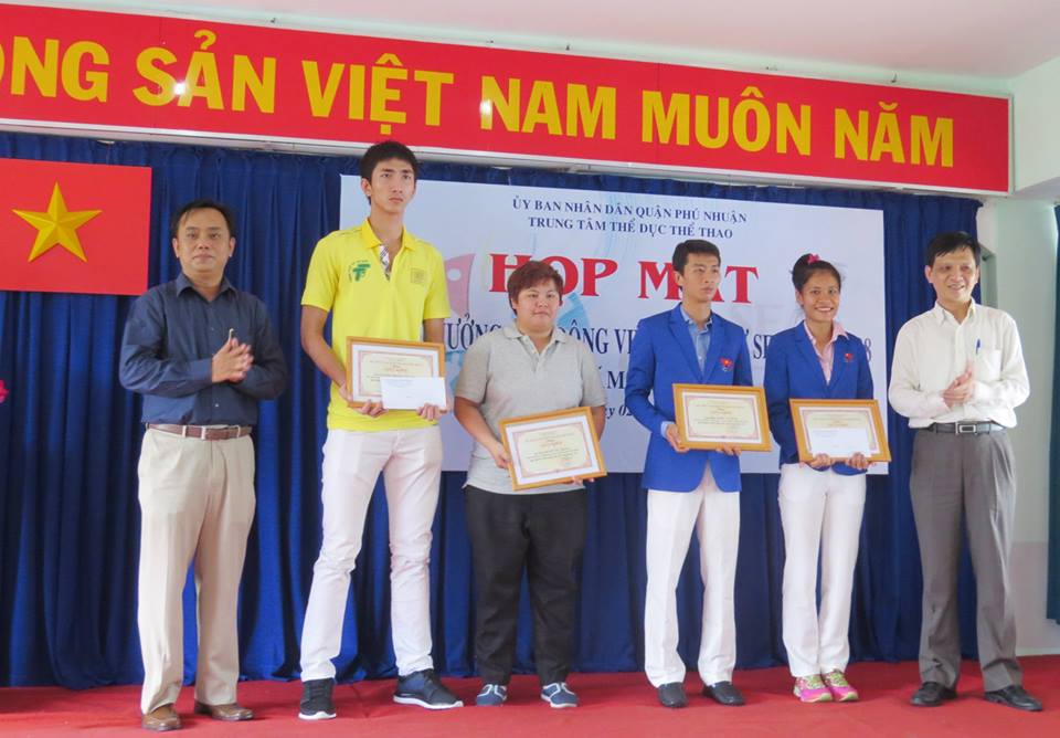 HỌP MẶT KHEN THƯỞNG VĐV THAM DỰ SEA GAMES 28 HỌP MẶT KHEN THƯỞNG VĐV THAM DỰ SEA GAMES 28