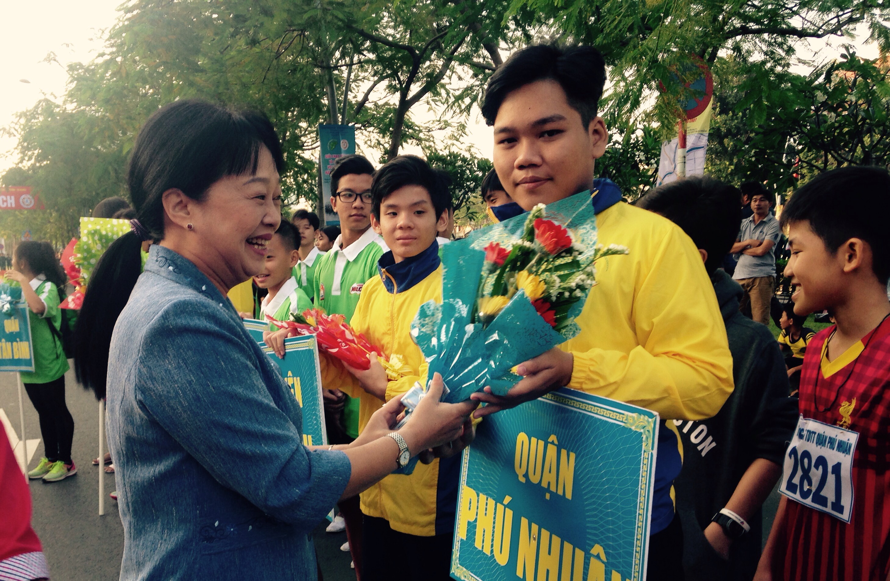 GIẢI CHẠY VŨ TRANG VÀ VIỆT DÃ THỂ THAO HỌC SINH NĂM 2017 HƠN 1.500 VĐV THAM DỰ GIẢI CHẠY VŨ TRANG VÀ VIỆT DÃ THỂ THAO HỌC SINH NĂM 2017 HƠN 1.500 VĐV THAM DỰ