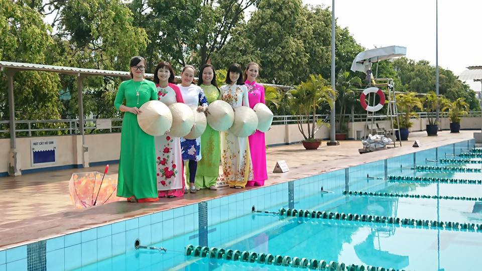 Nữ viên chức CĐCS Trung tâm TDTT Hưởng ứng “ Lễ hội Áo dài ” lần 5 năm 2018 Nữ viên chức CĐCS Trung tâm TDTT Hưởng ứng “ Lễ hội Áo dài ” lần 5 năm 2018