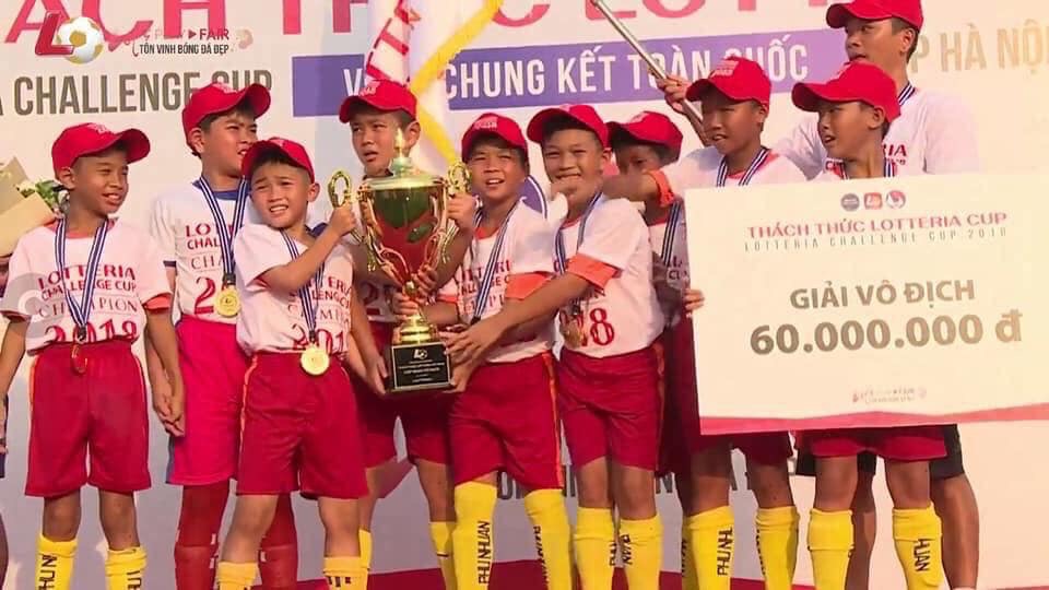 Đội bóng Kid Star Phú Nhuận - Hồ Chí Minh xuất sắc vô địch Đội bóng Kid Star Phú Nhuận - Hồ Chí Minh xuất sắc vô địch