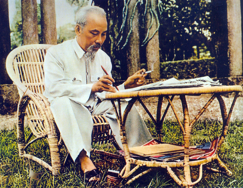 Gắn việc học và làm theo tấm gương đạo đức Hồ Chí Minh vào thực tiễn công việc của đơn vị Gắn việc học và làm theo tấm gương đạo đức Hồ Chí Minh vào thực tiễn công việc của đơn vị
