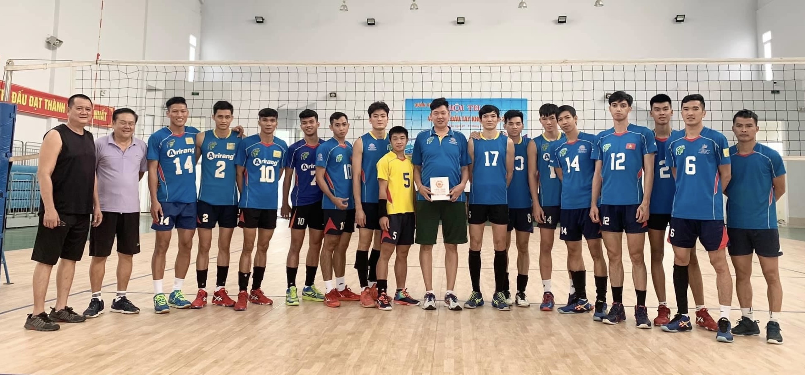 Đương kim vô địch nam TP.HCM tiếp tục khởi đầu suôn sẻ Đương kim vô địch nam TP.HCM tiếp tục khởi đầu suôn sẻ