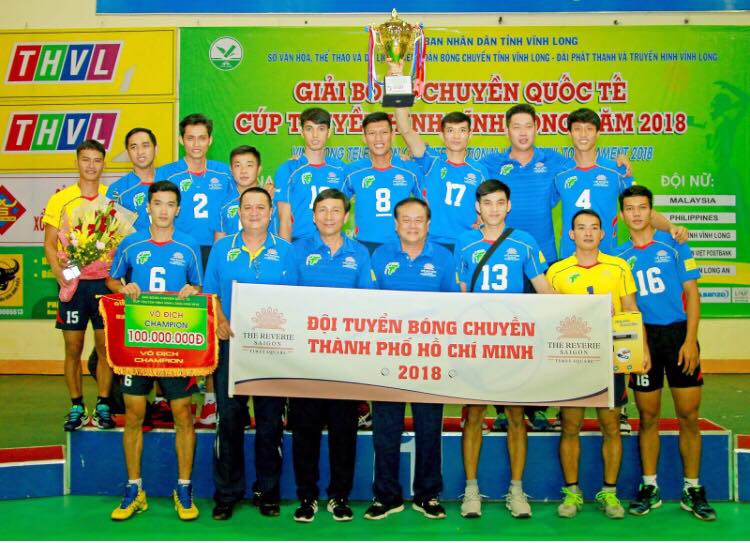 Đội Bóng chuyền Nam TP. Hồ Chí Minh nhận gần 200 triệu đồng tiền thưởng vô địch giải Bóng chuyền Quốc tế Vĩnh Long mở rộng năm 2018. Đội Bóng chuyền Nam TP. Hồ Chí Minh nhận gần 200 triệu đồng tiền thưởng vô địch giải Bóng chuyền Quốc tế Vĩnh Long mở rộng năm 2018.
