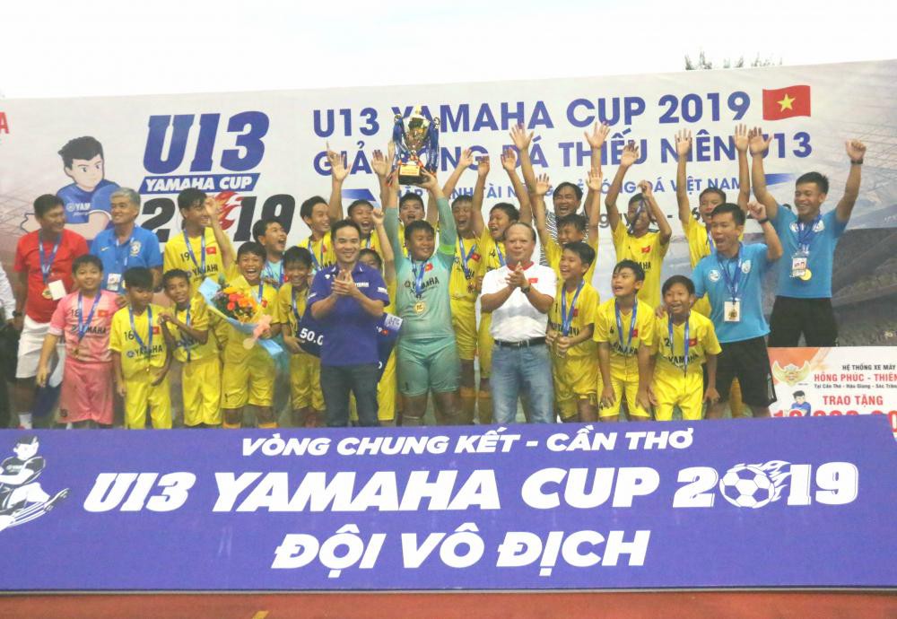 ĐỘI BÓNG U13 PHÚ NHUẬN vô địch Giải bóng đá thiếu niên U13 Yamaha Cup 2019 ĐỘI BÓNG U13 PHÚ NHUẬN vô địch Giải bóng đá thiếu niên U13 Yamaha Cup 2019