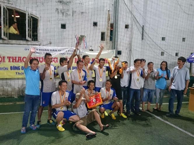 KẾT THÚC GIẢI BÓNG ĐÁ PHƯỜNG VĂN MINH ĐÔ THỊ NĂM 2015 KẾT THÚC GIẢI BÓNG ĐÁ PHƯỜNG VĂN MINH ĐÔ THỊ NĂM 2015